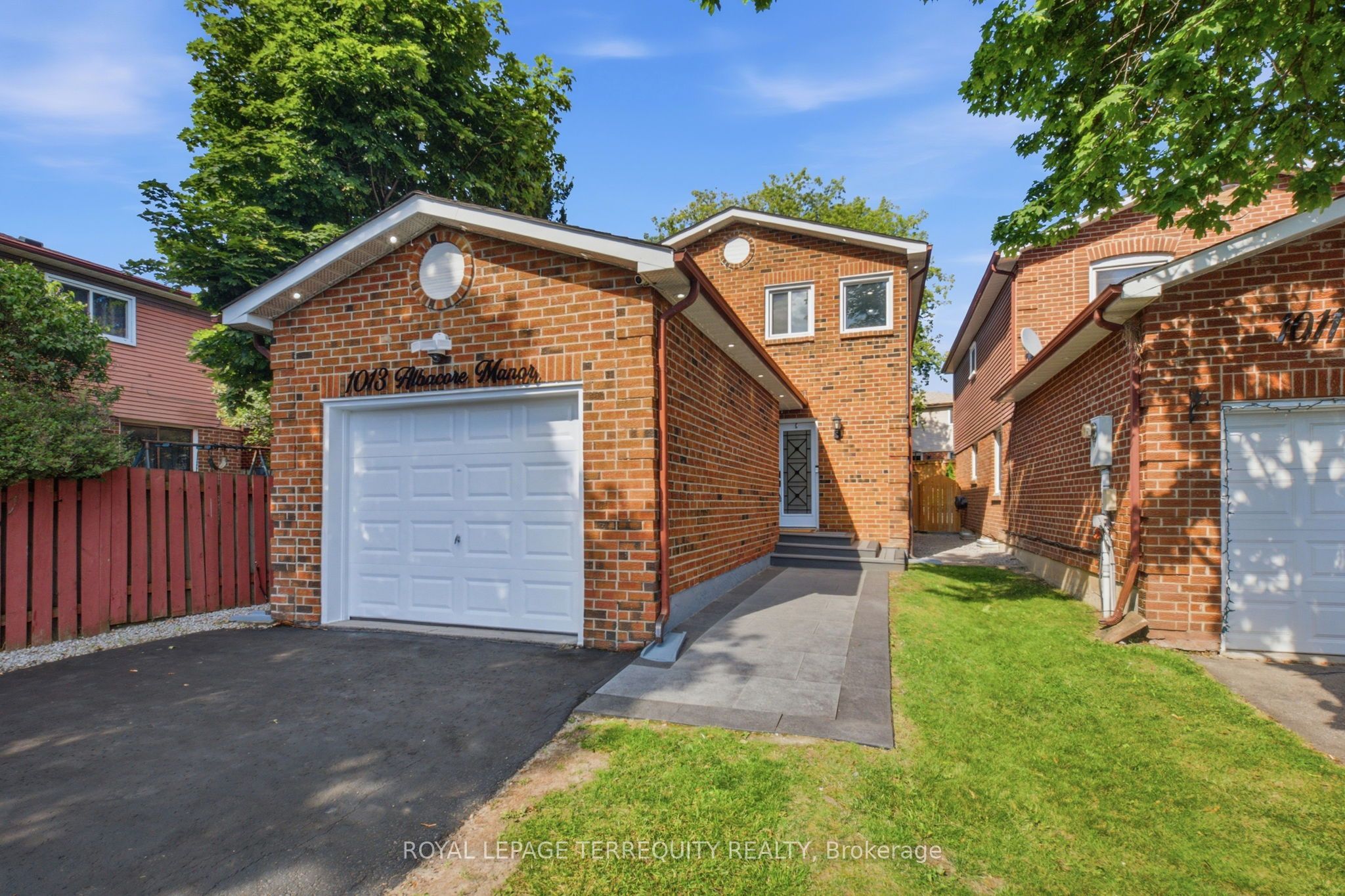 1013 Albacore Manor