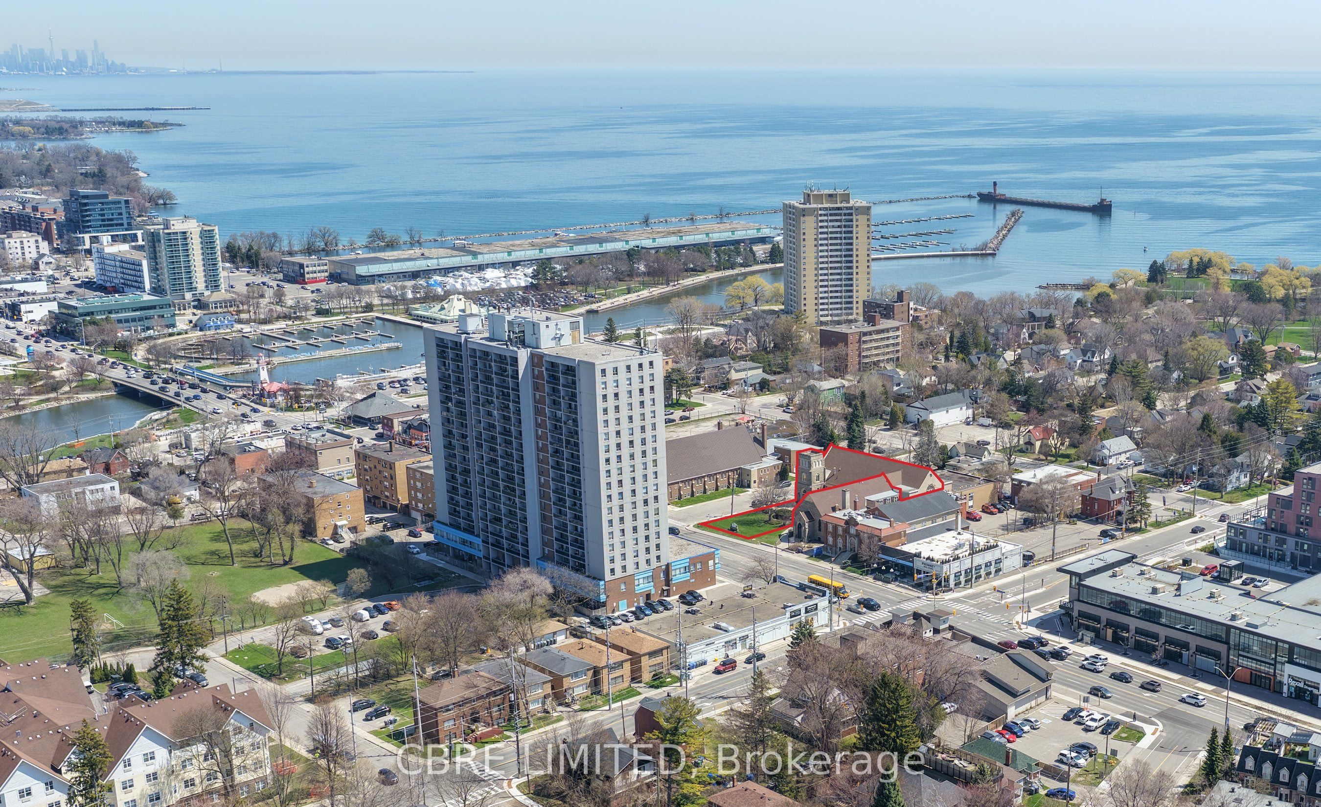 151 Lakeshore Road W