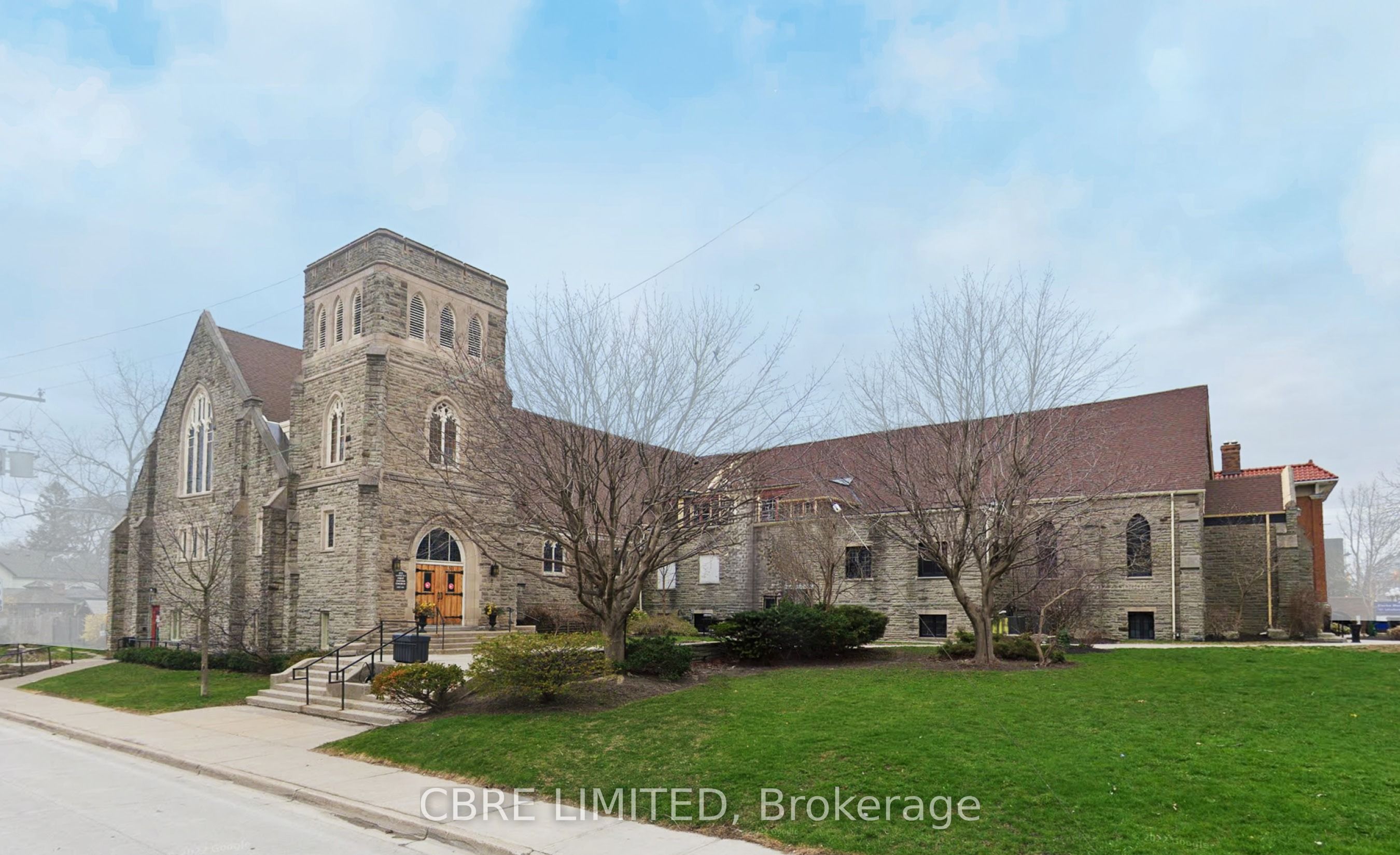151 Lakeshore Road W
