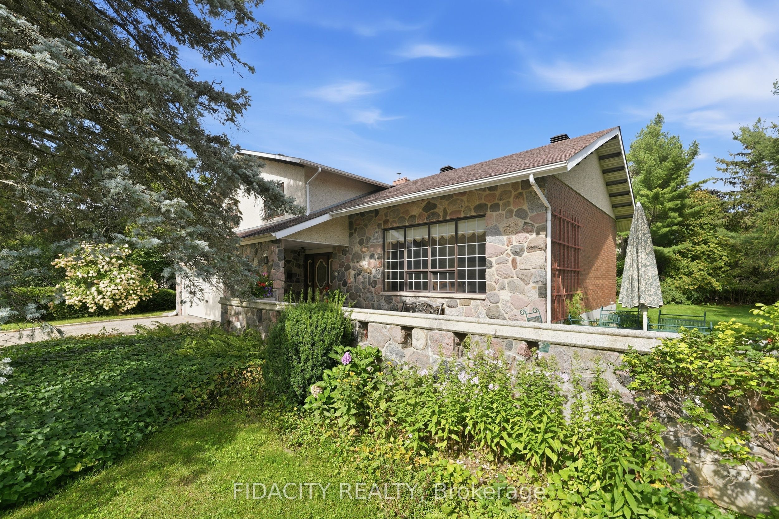 45 Cortleigh Drive
