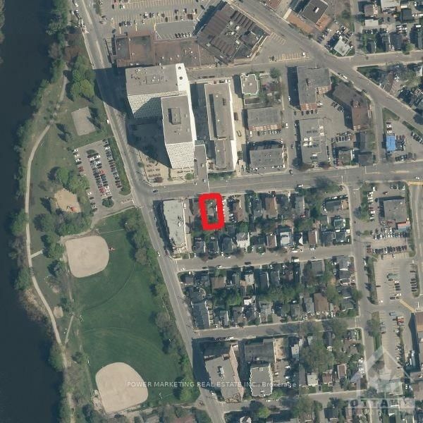 12 MCARTHUR Avenue