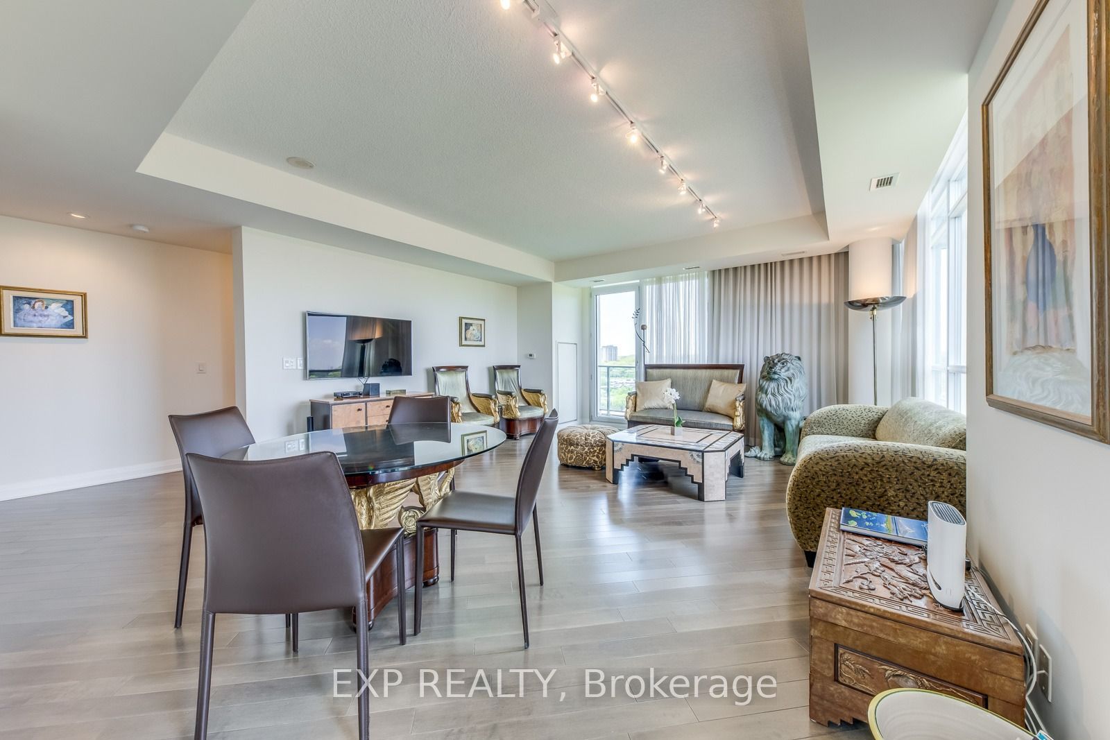 1055 Southdown Road 905