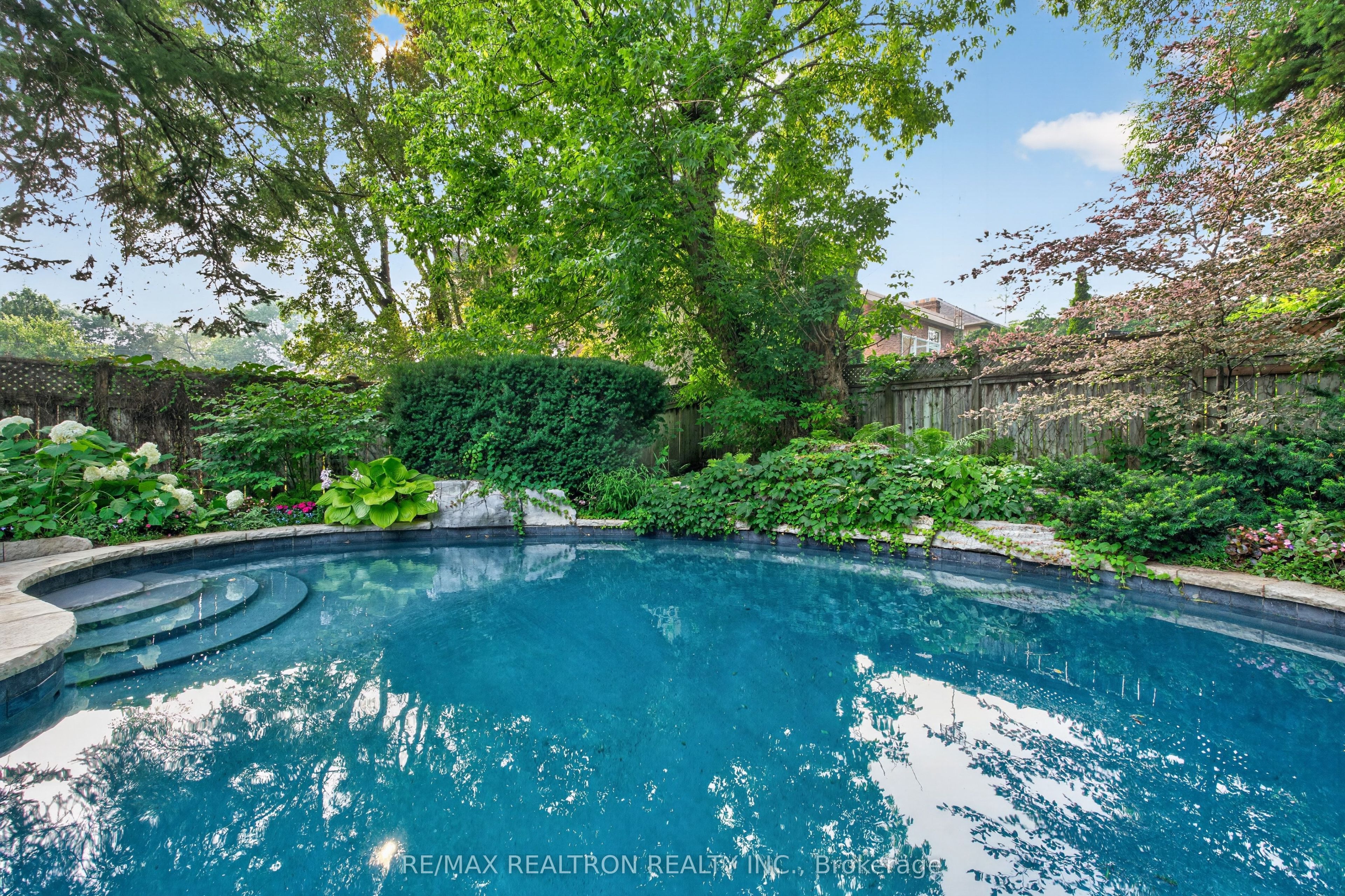 462 Fairlawn Avenue