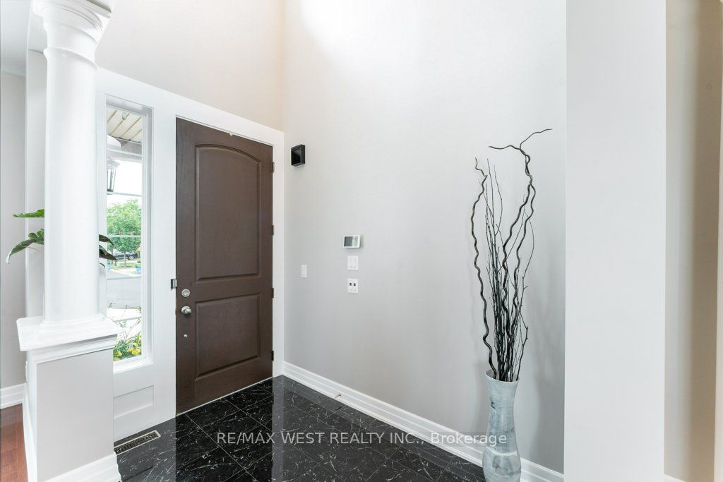 85 Aird Court
