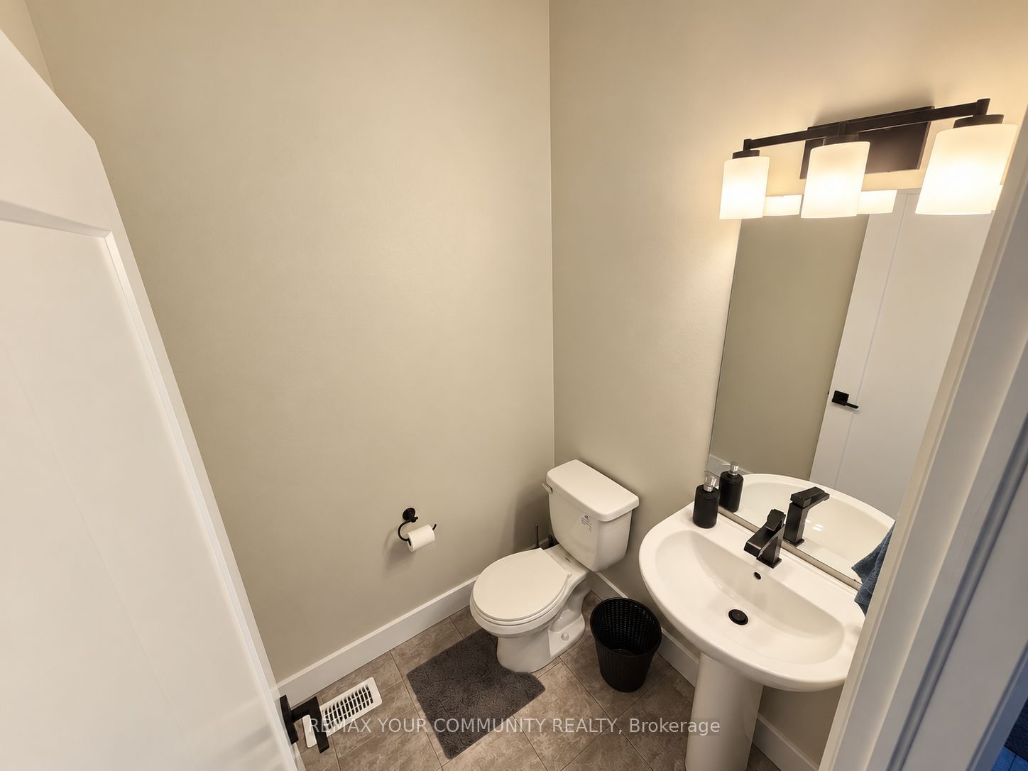 28 Dusenbury Drive