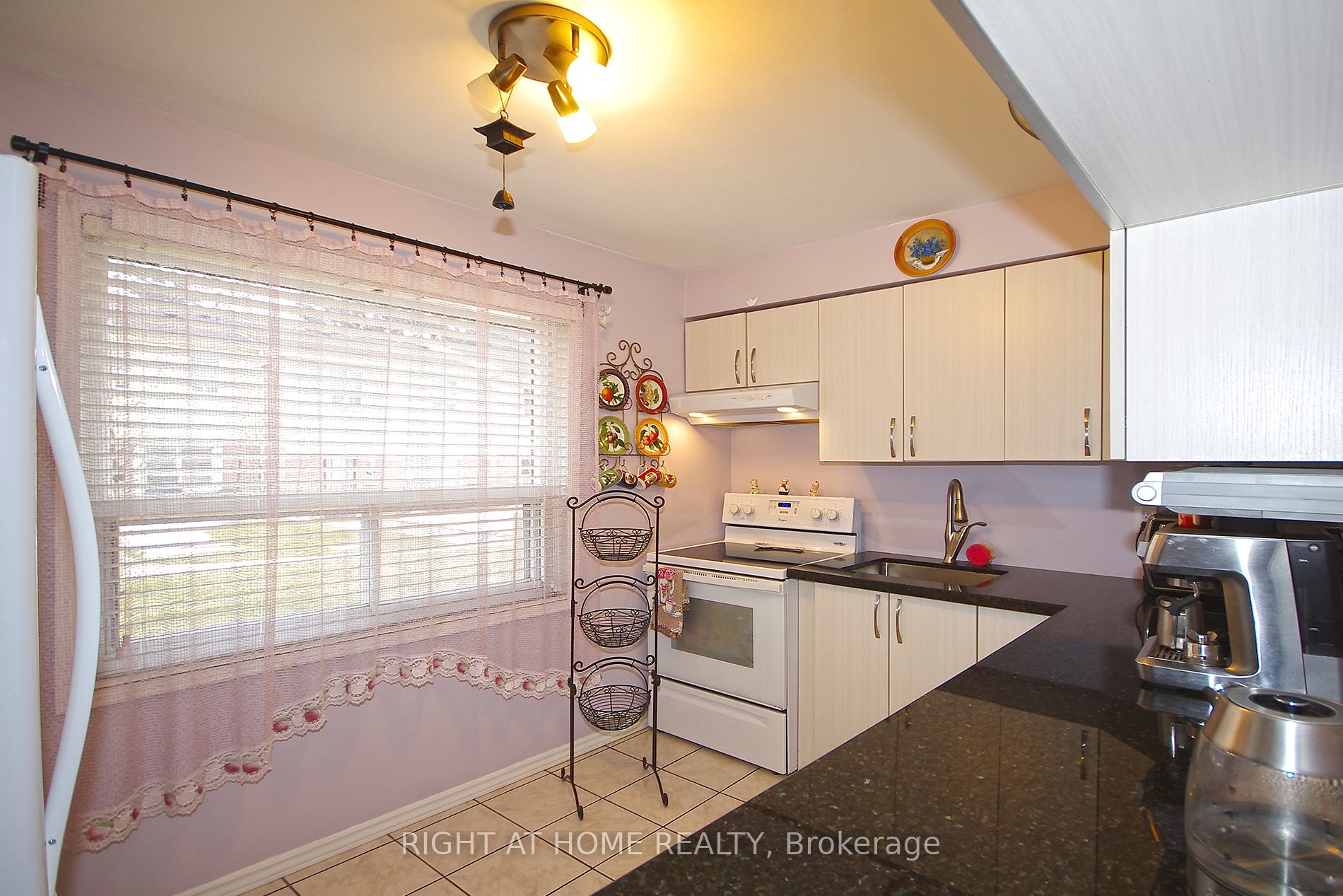 1055 Shawnmarr Road 53