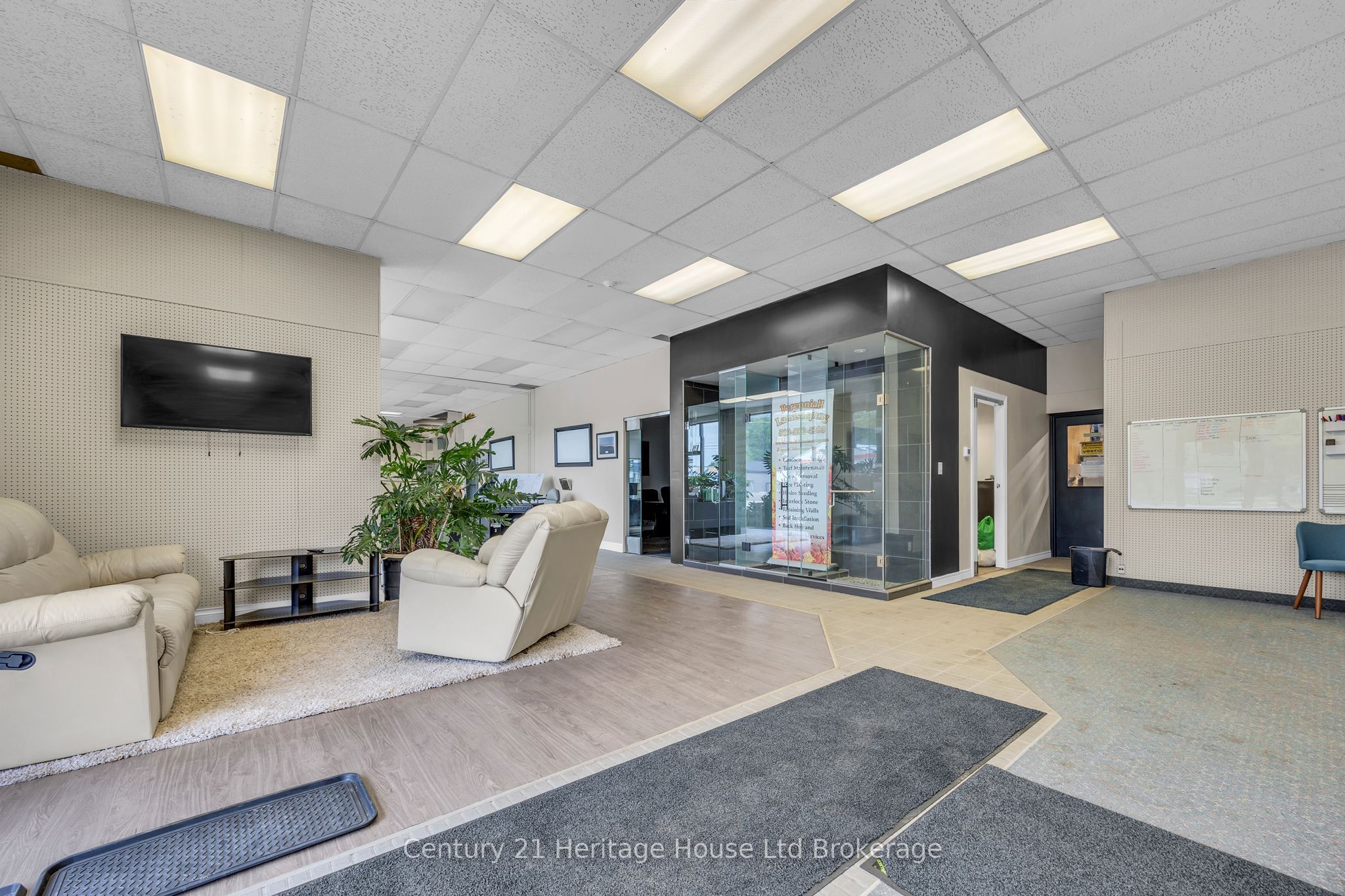 905 Dufferin Street
