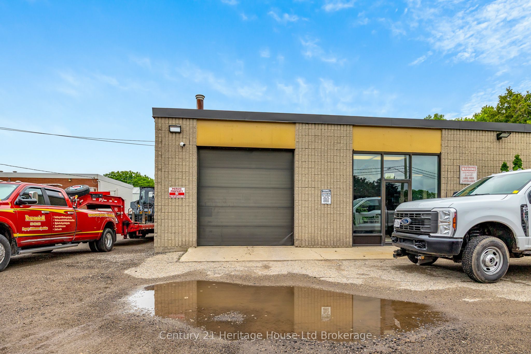 905 Dufferin Street