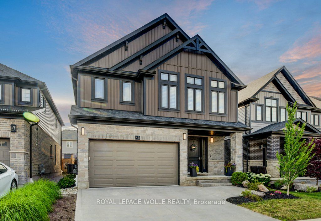 43 Greyhawk Street