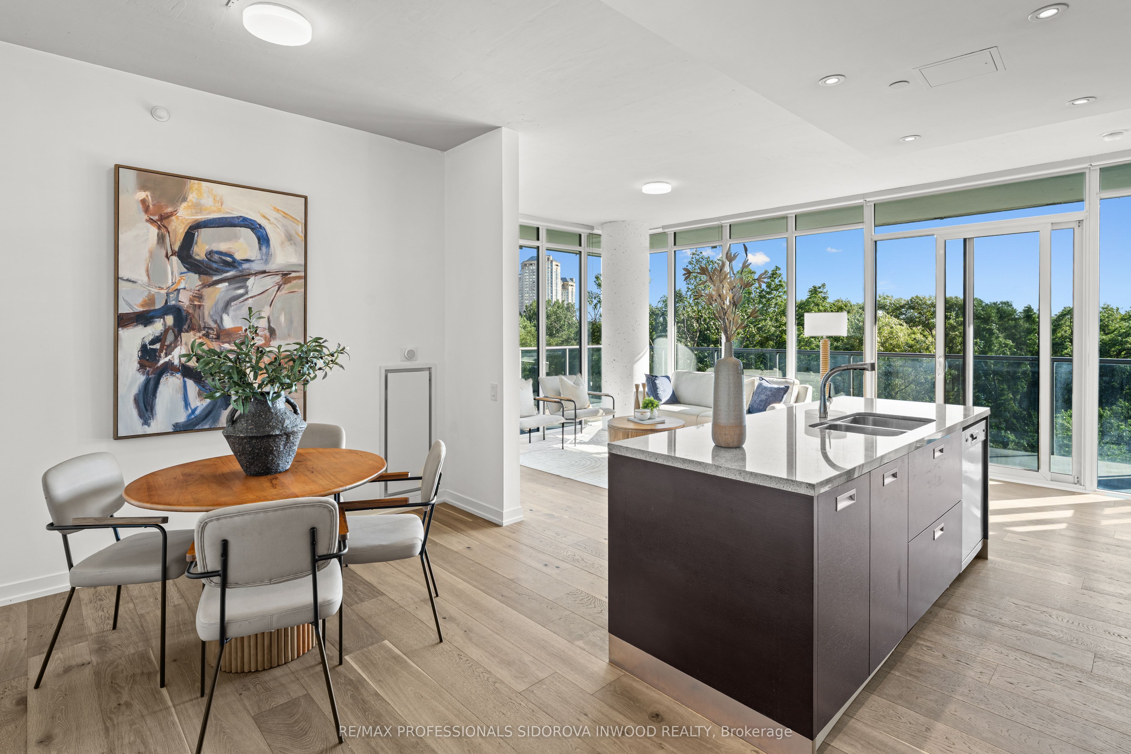 88 Park Lawn Road 305