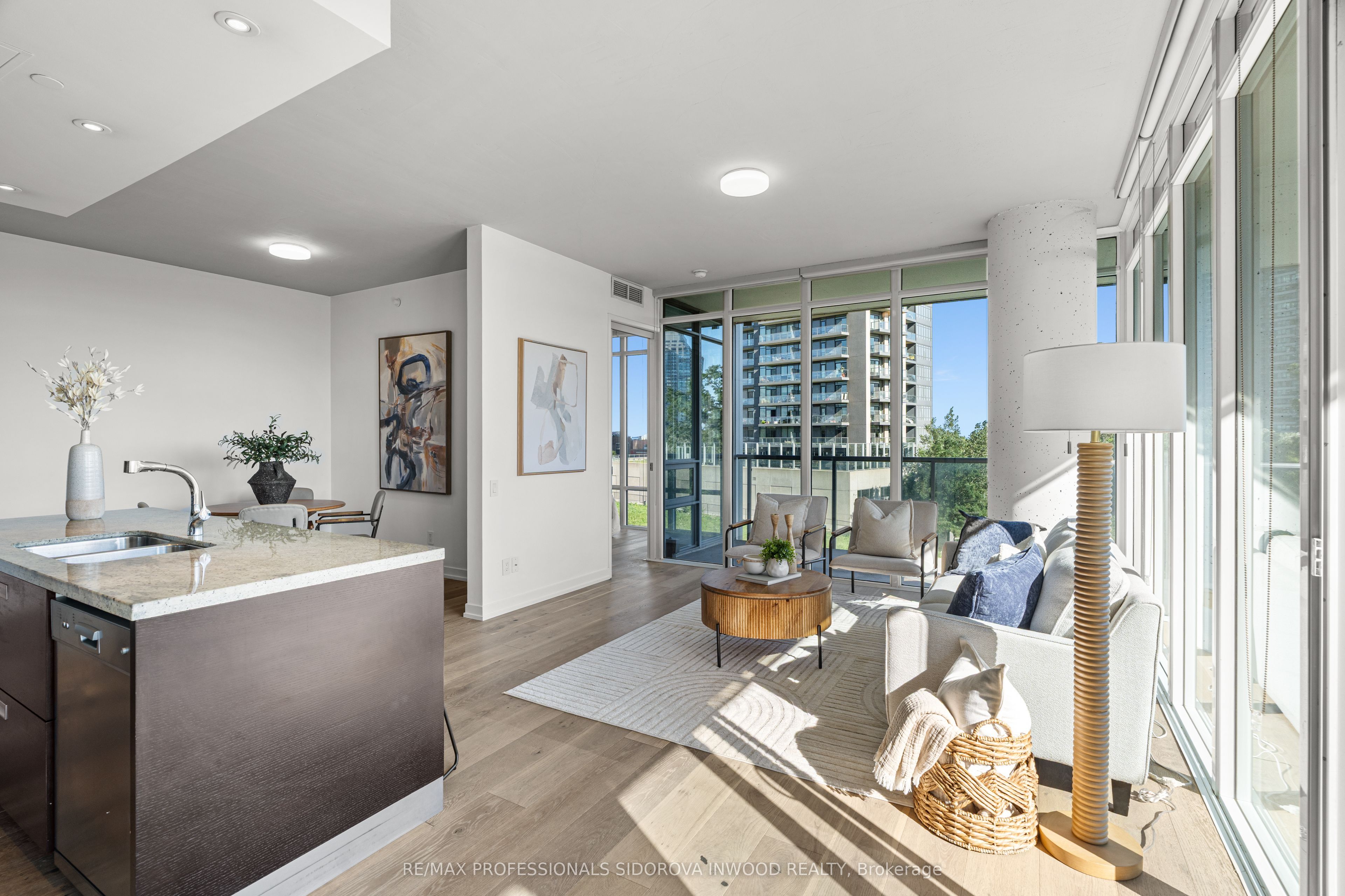 88 Park Lawn Road 305