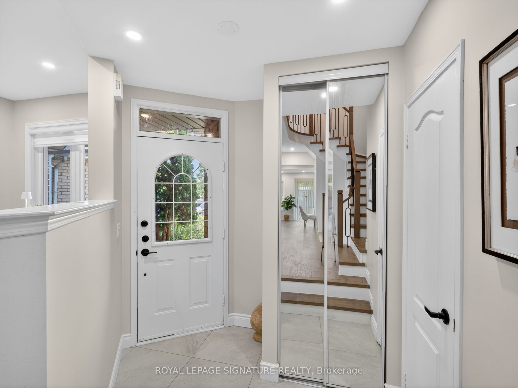 833 Scollard Court 123
