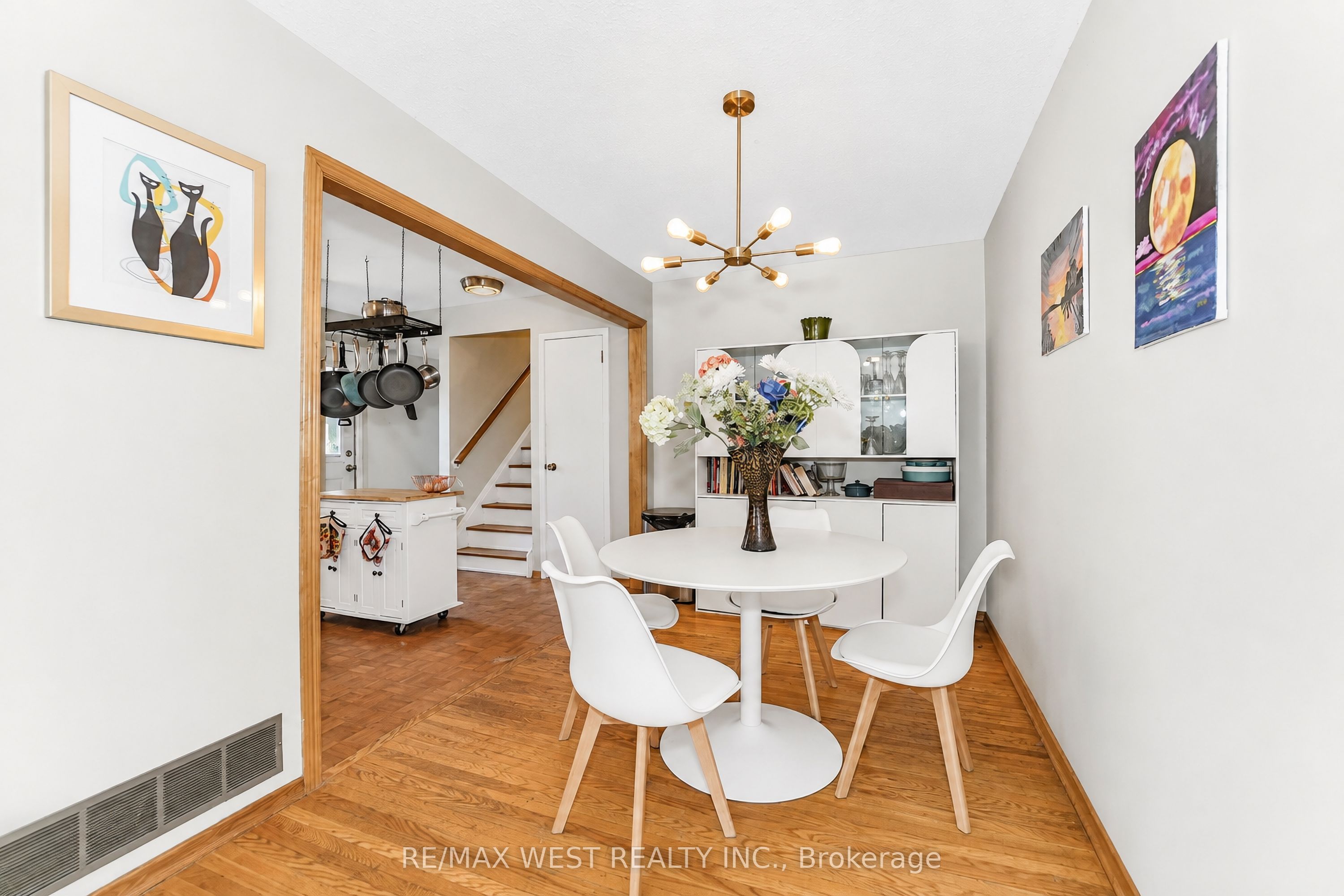 1105 Valley Court