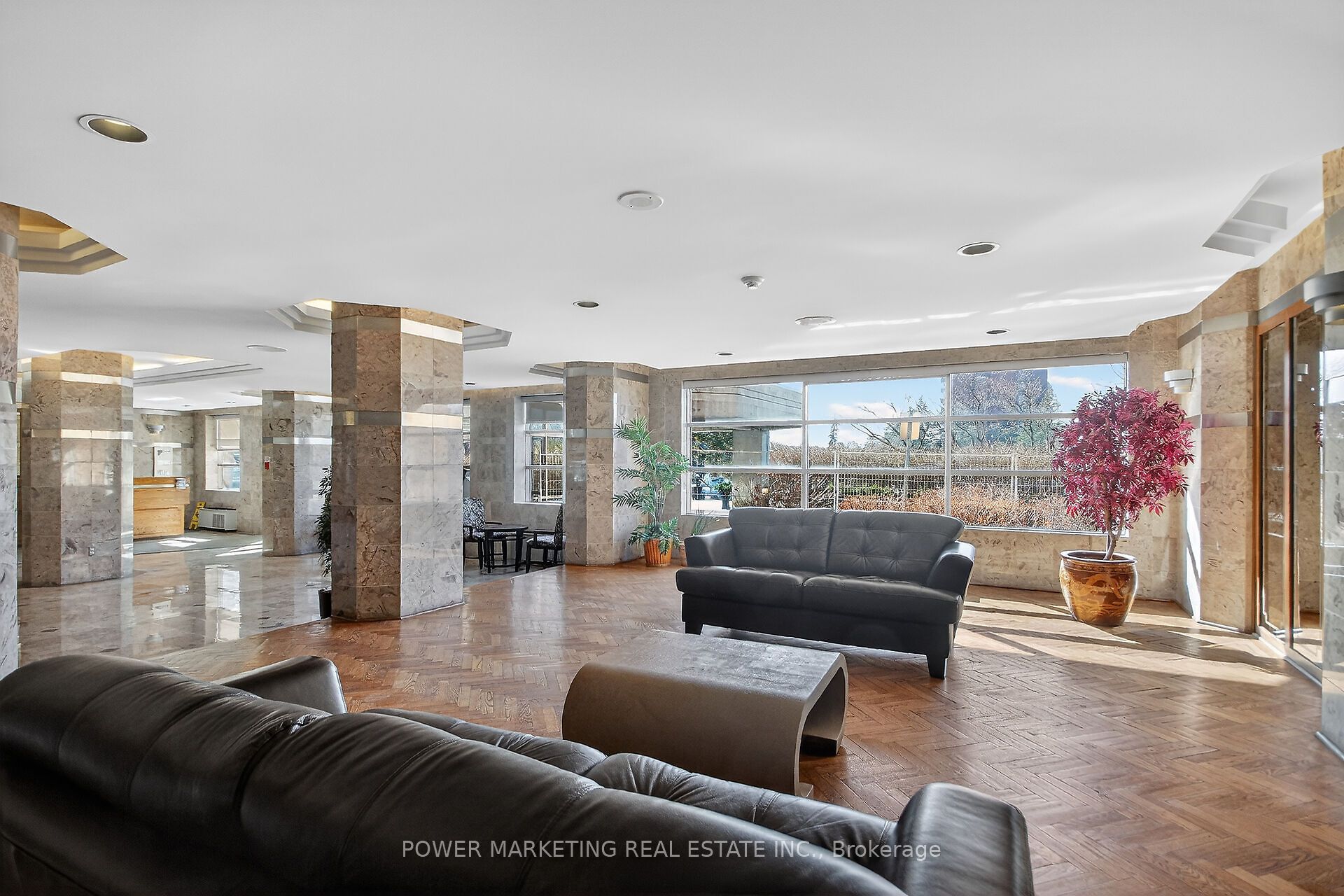 2759 CAROUSEL Crescent 1206