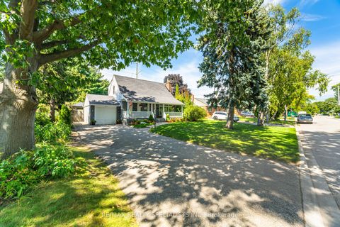 457 Selsey Drive Mississauga ON L5A 1B7