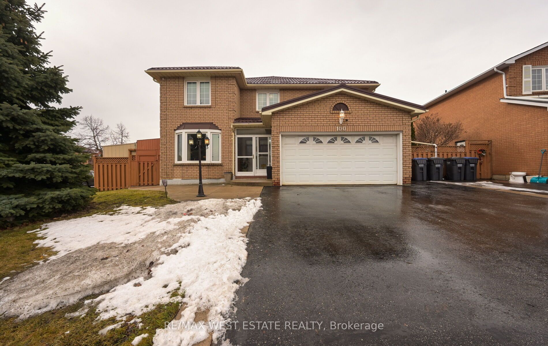 100 Hinchley Wood Grove