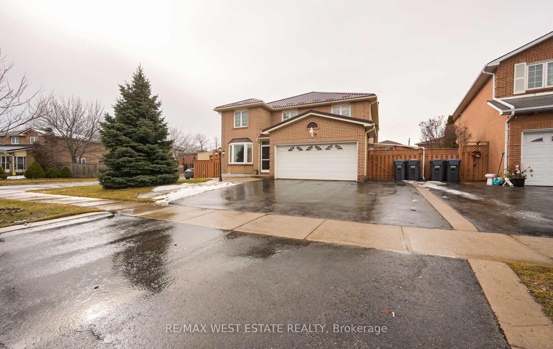 100 Hinchley Wood Grove