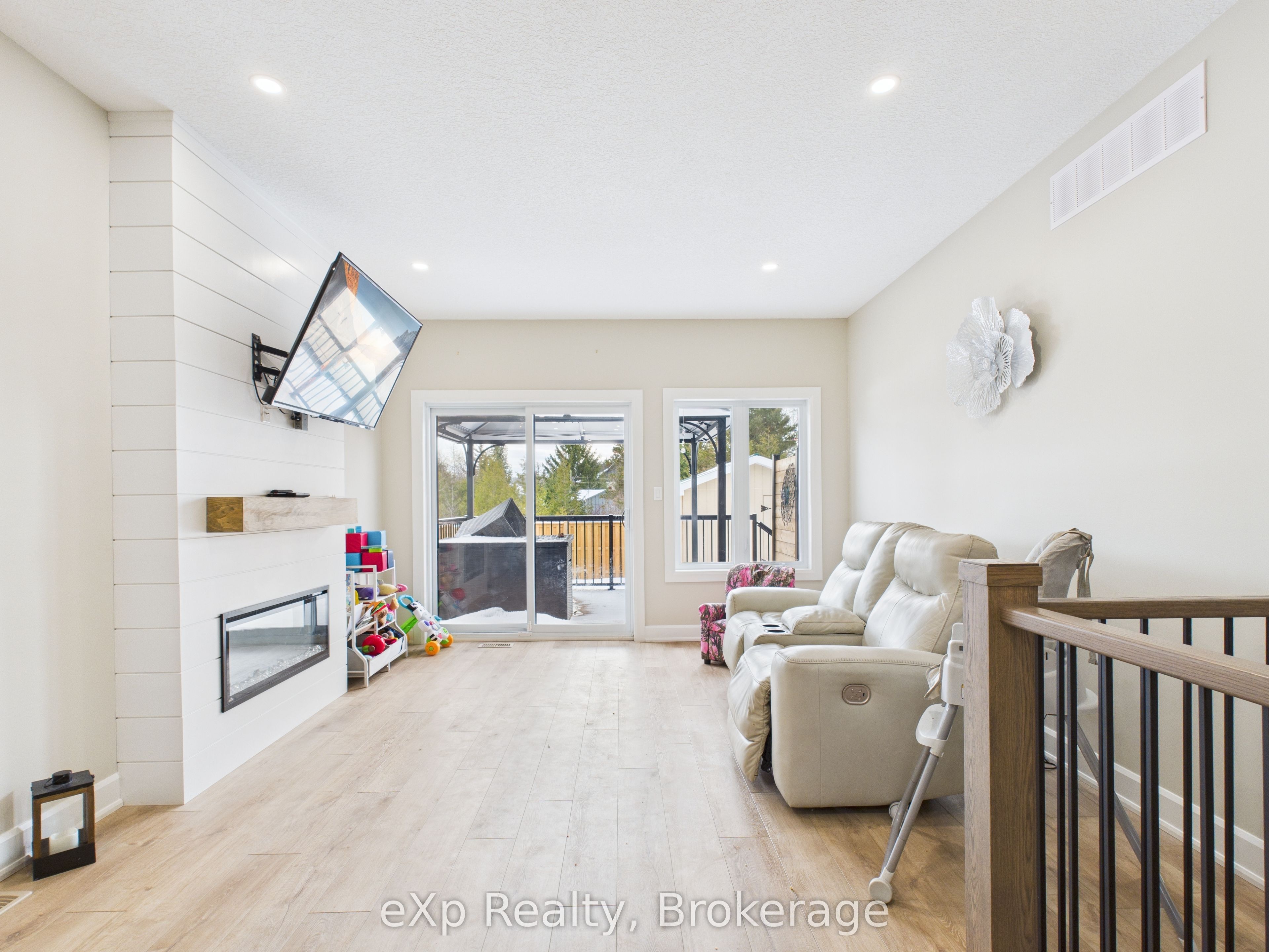 221130 Grey Road 9 N/A