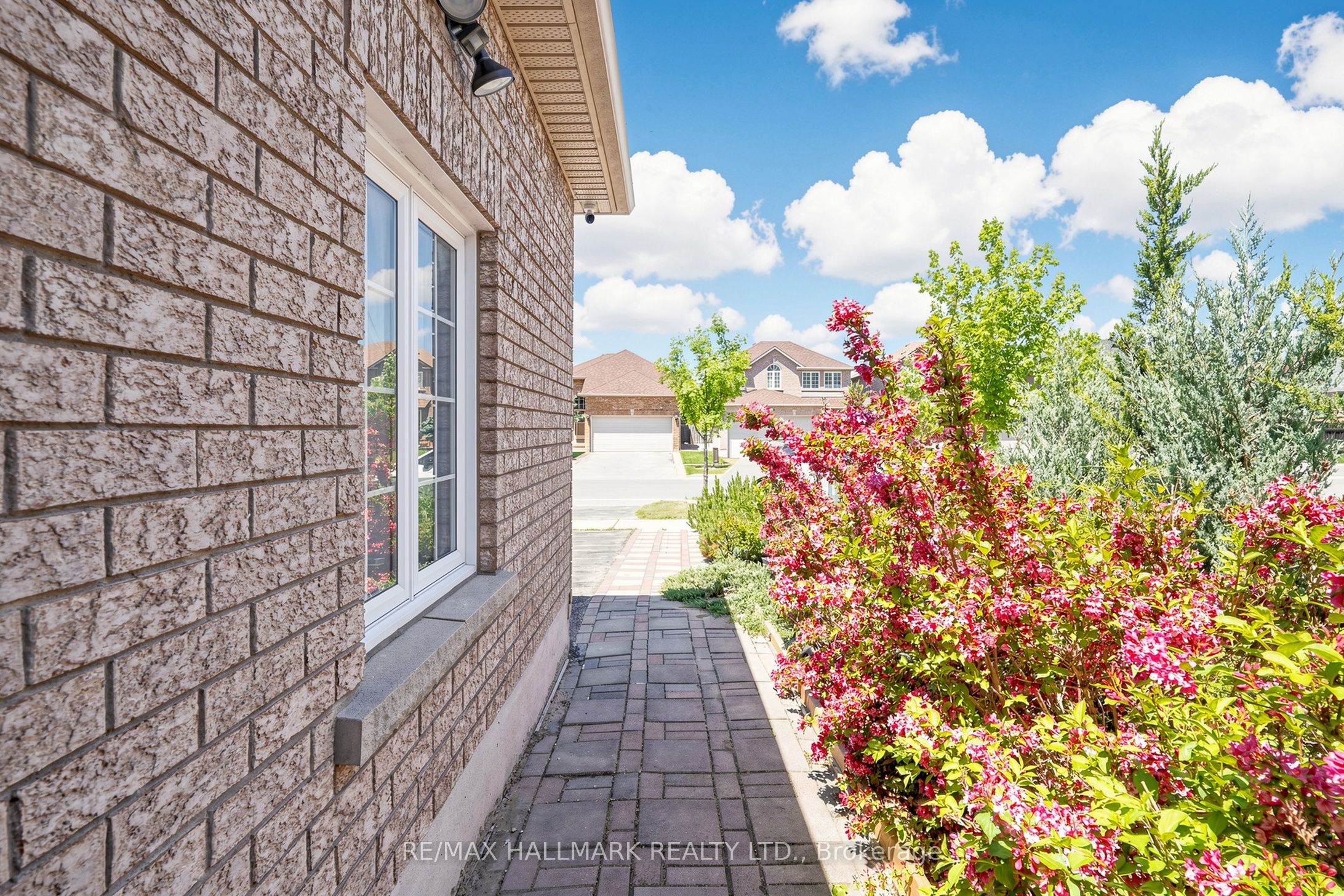 127 Humberland Drive