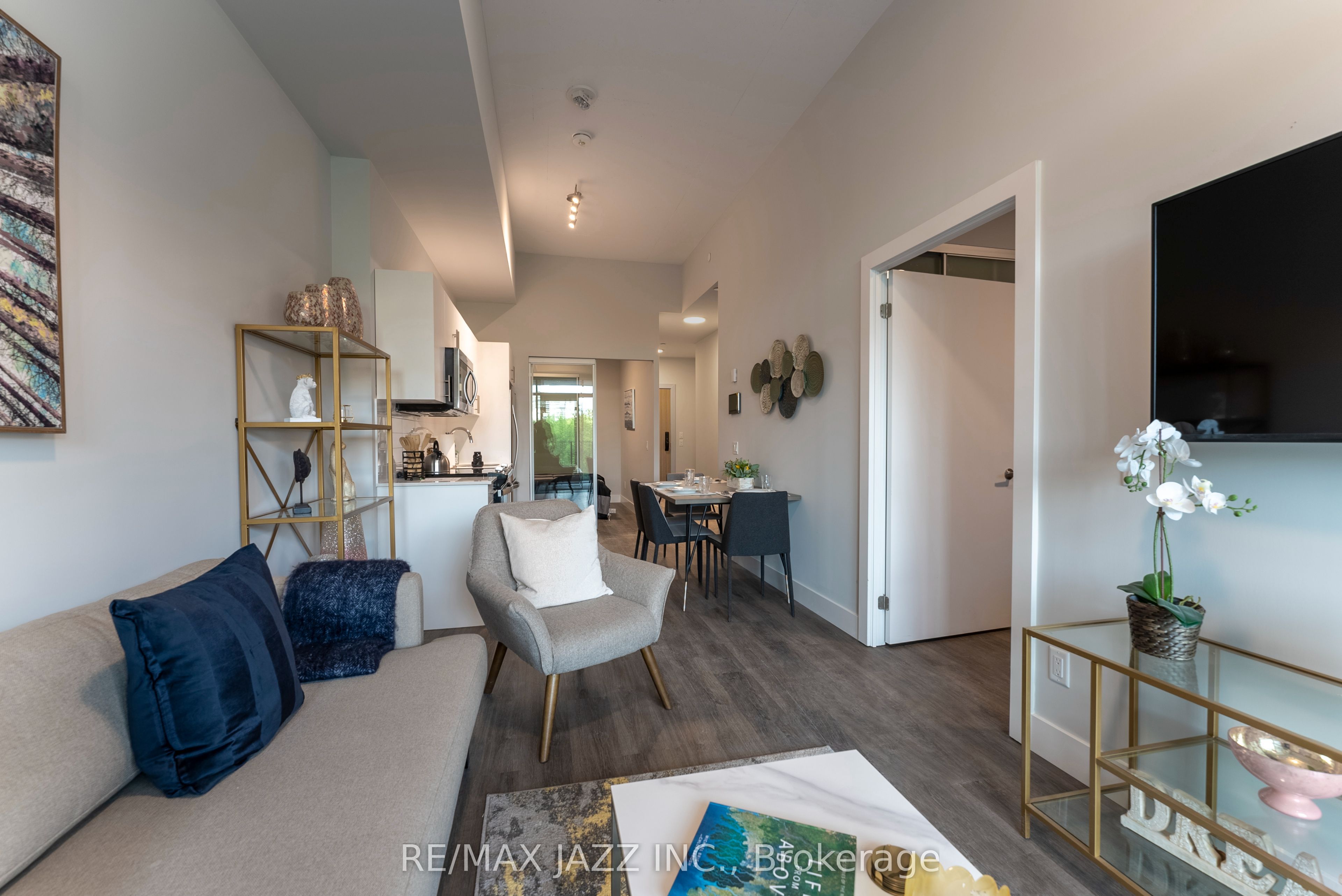 80 Bond Street E 1407