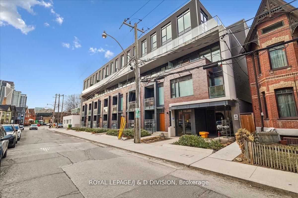 90 Niagara Street 405