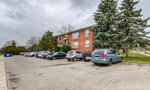 15 Floral Crescent Kitchener ON N2G 3B3