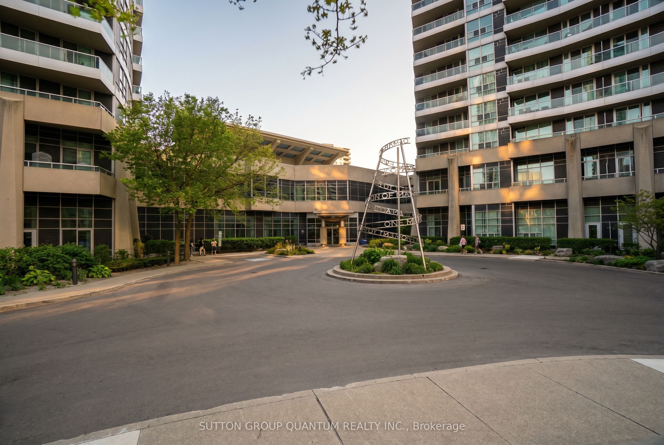 1 Elm Drive W 2705