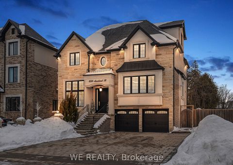 646 Annland Street Pickering ON L1W 1B1