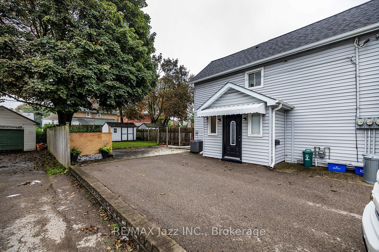 97 Adelaide Avenue E East