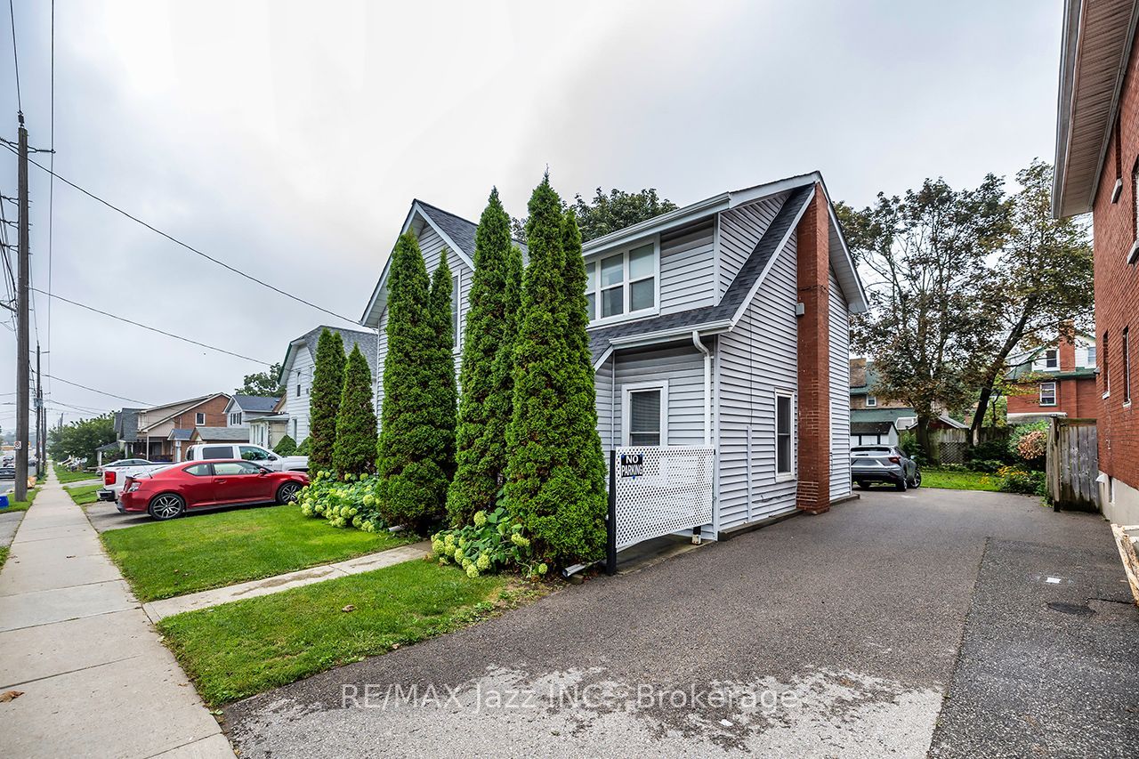 97 Adelaide Avenue E East