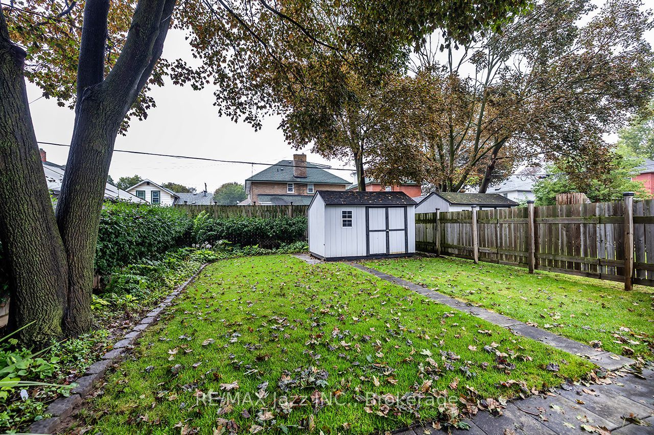 97 Adelaide Avenue E East