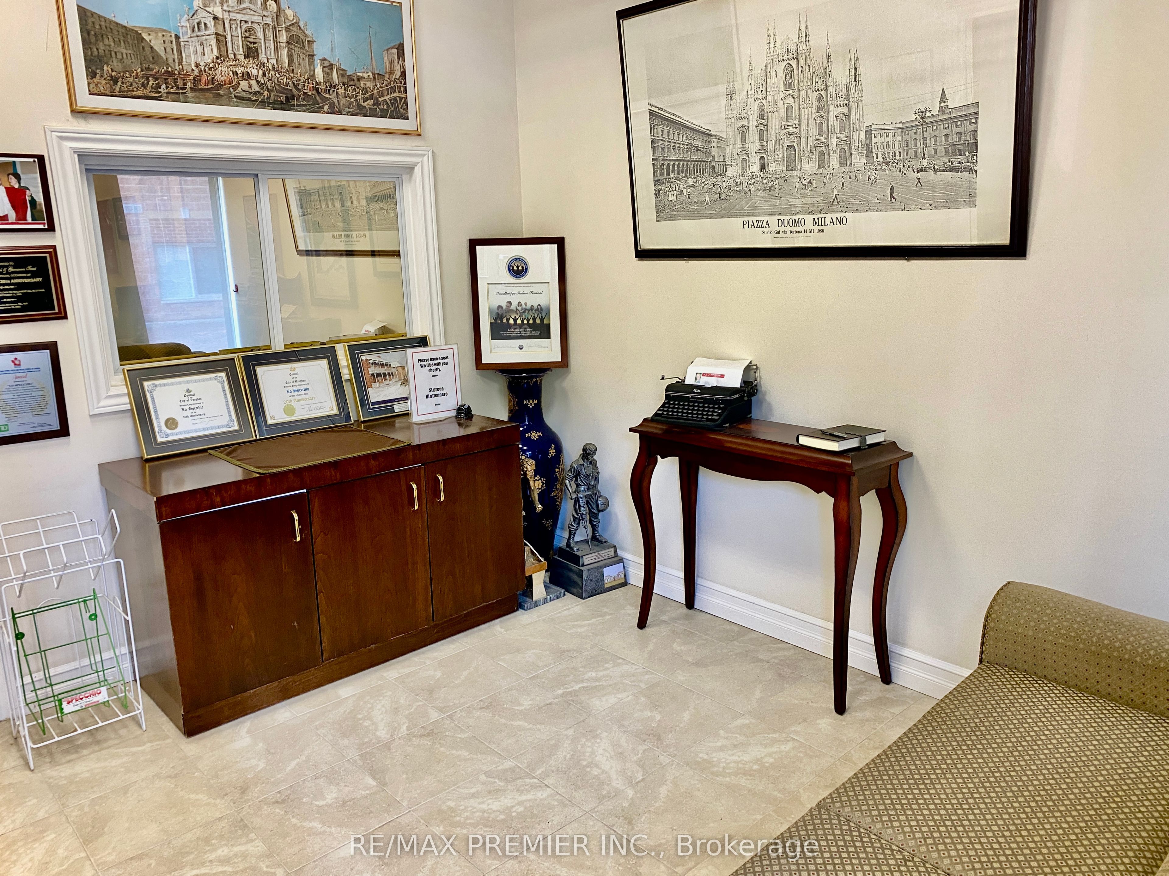 140 Woodbridge Avenue Au 8 & 9