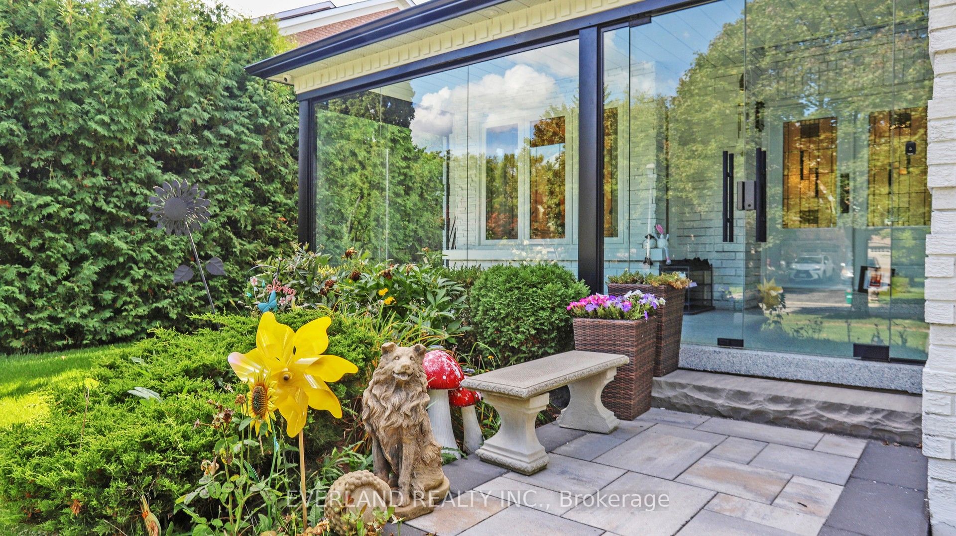 1109 Secretariate Road