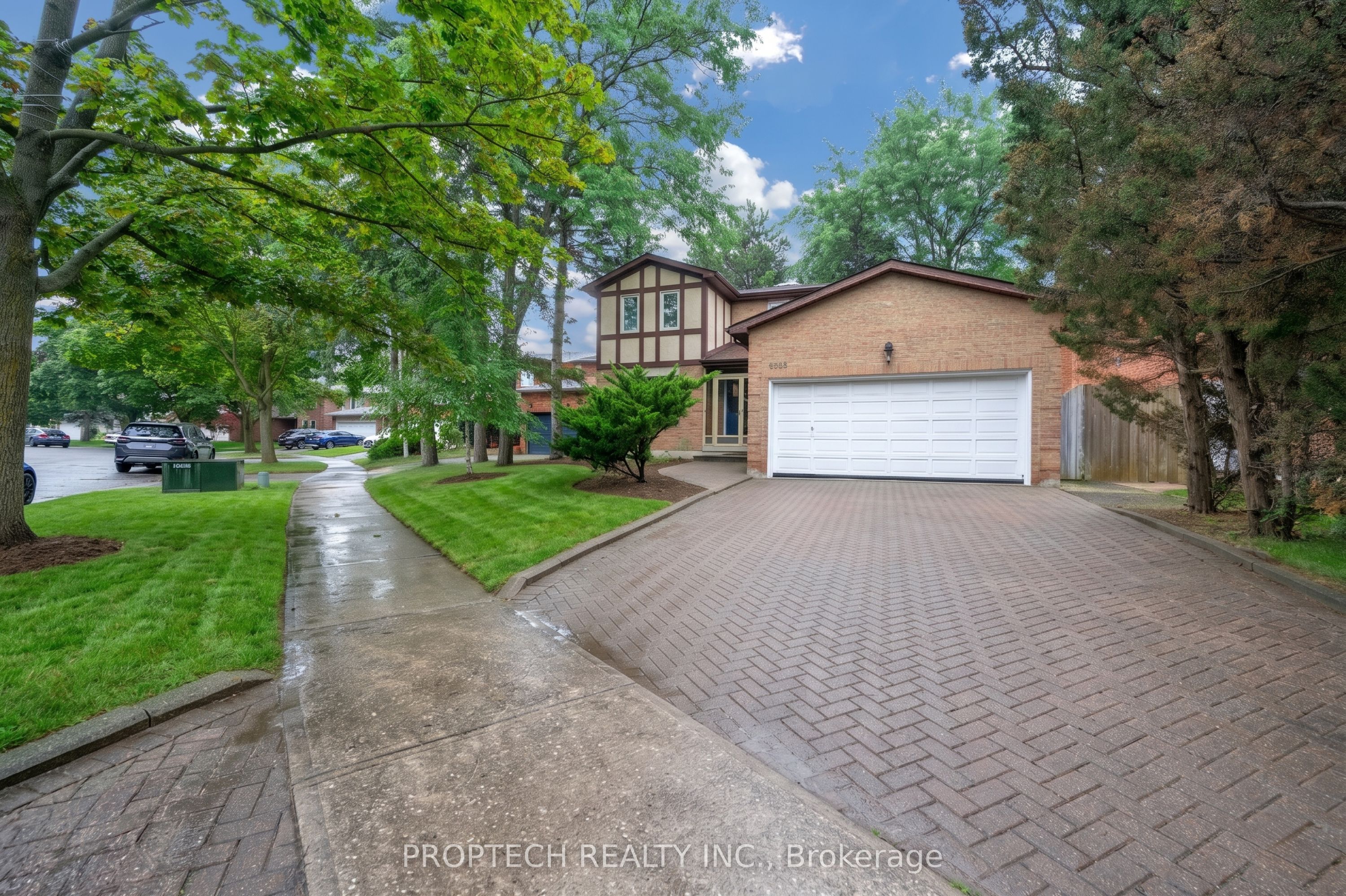 245 Fincham Avenue