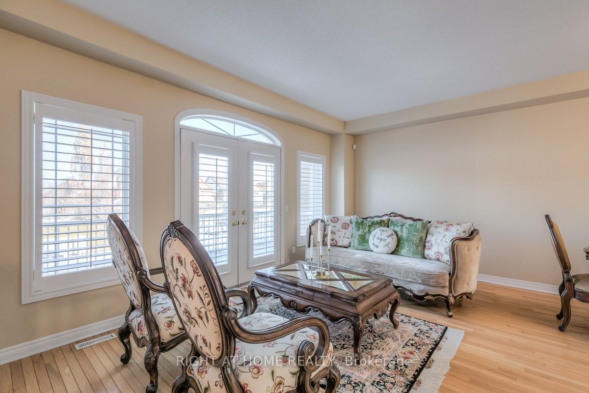 63 Snowy Meadow Avenue