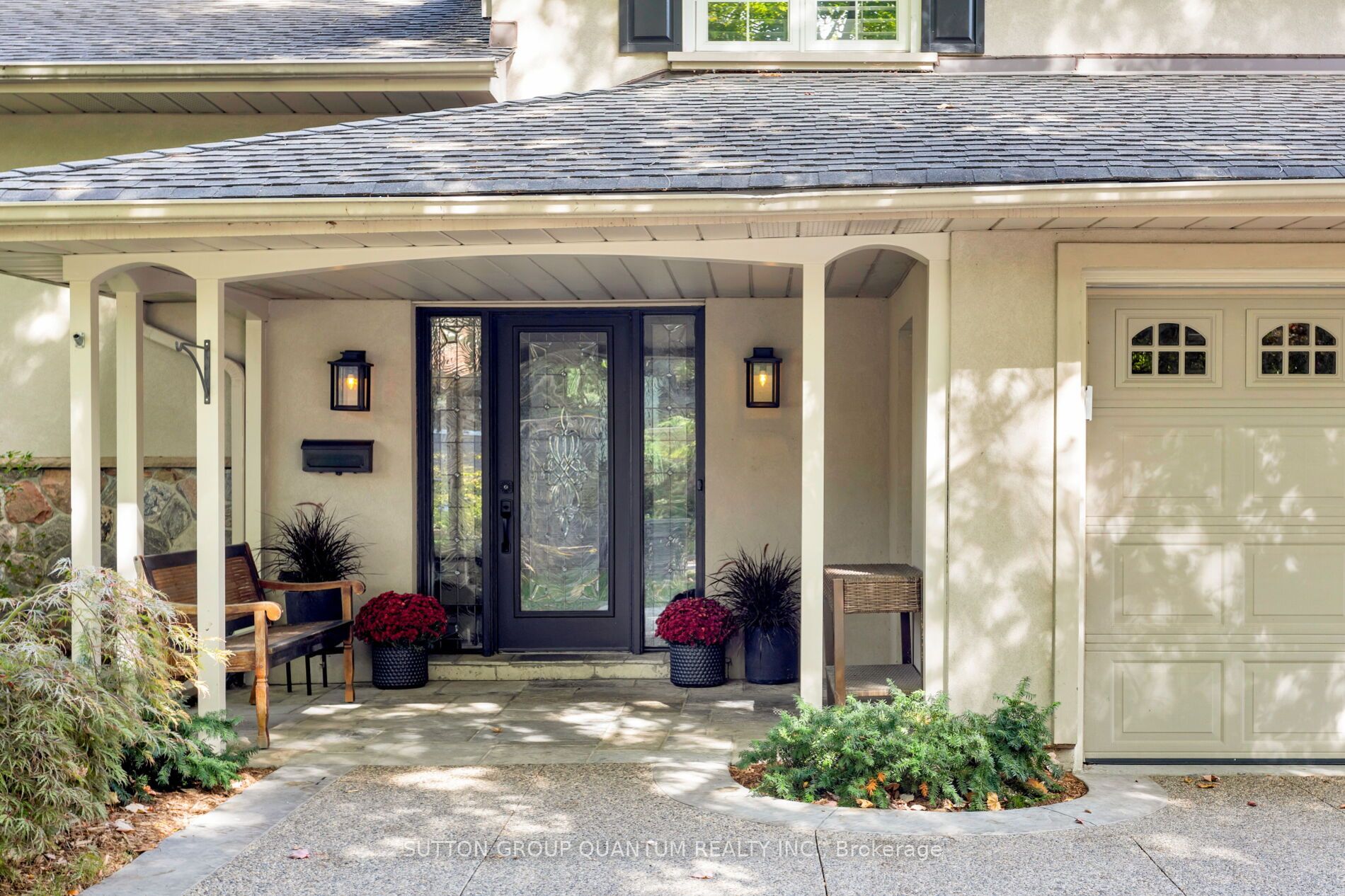 1211 Cloverbrae Crescent