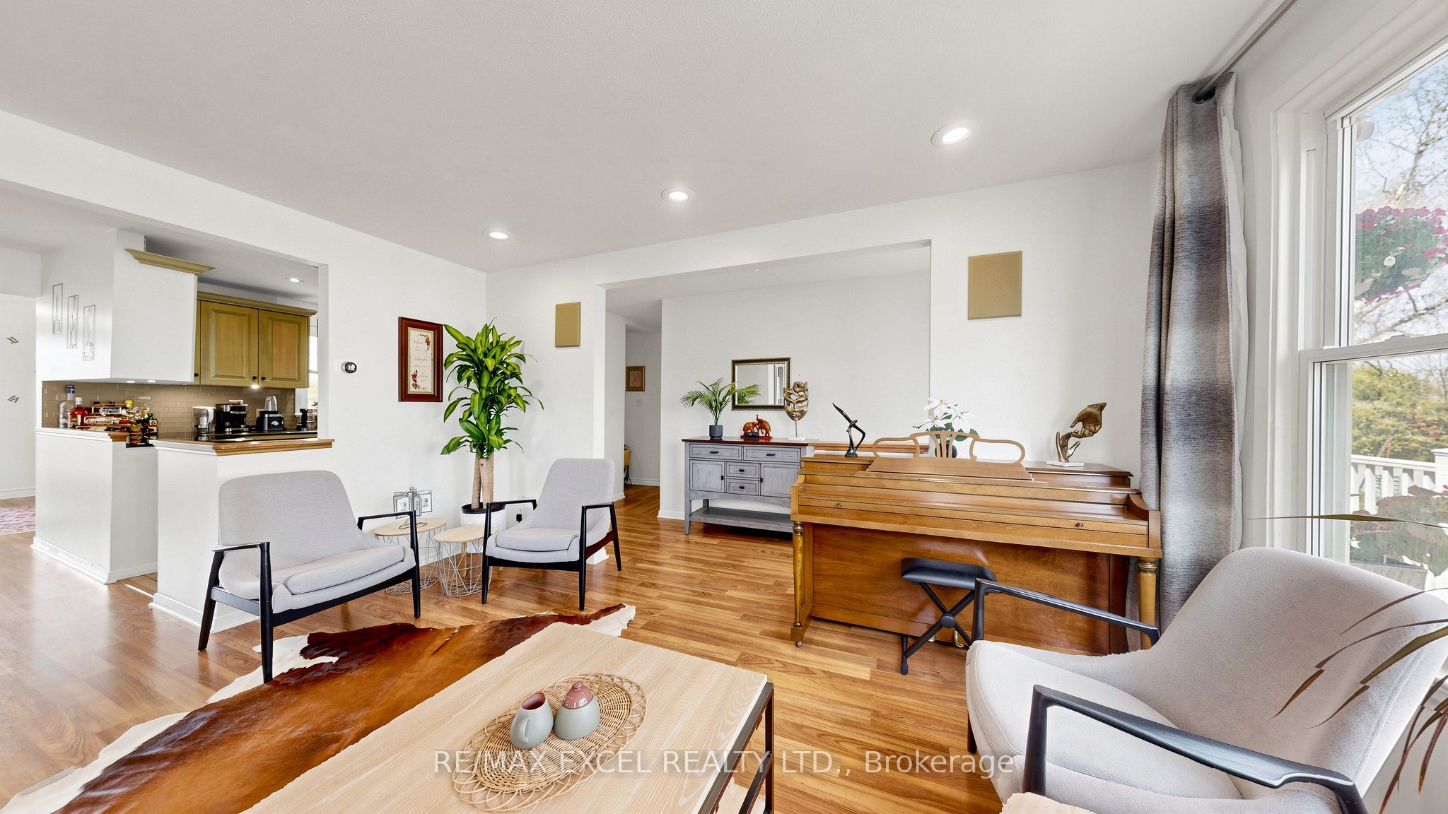 2 Hughes Street