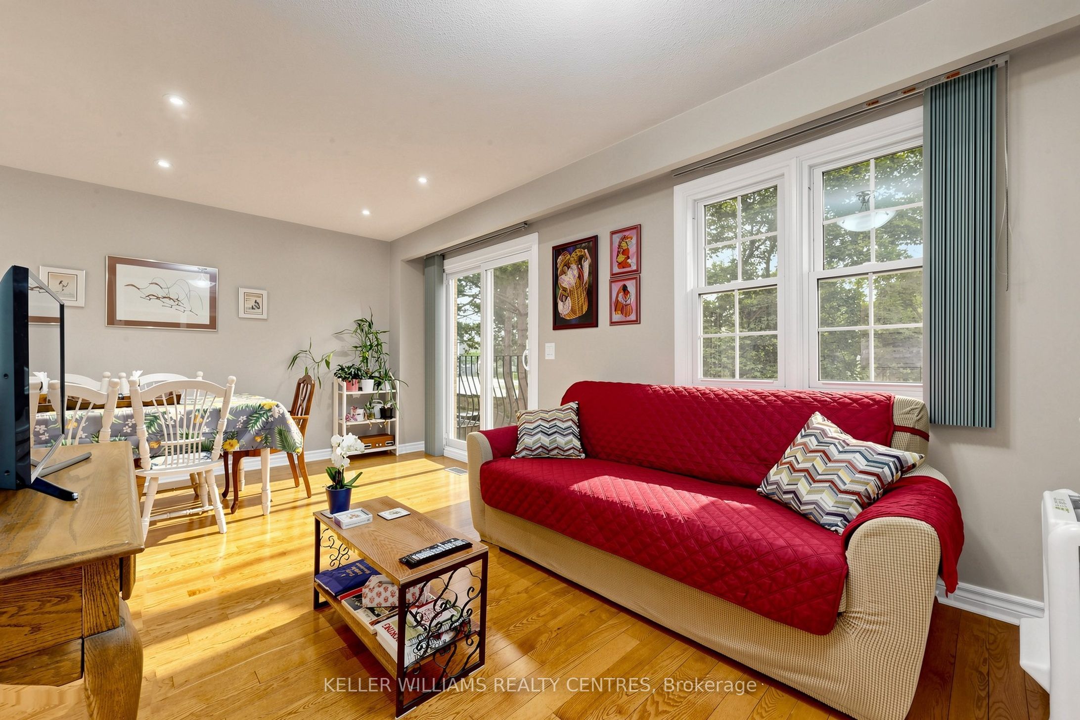 1951 Rathburn Road E 9