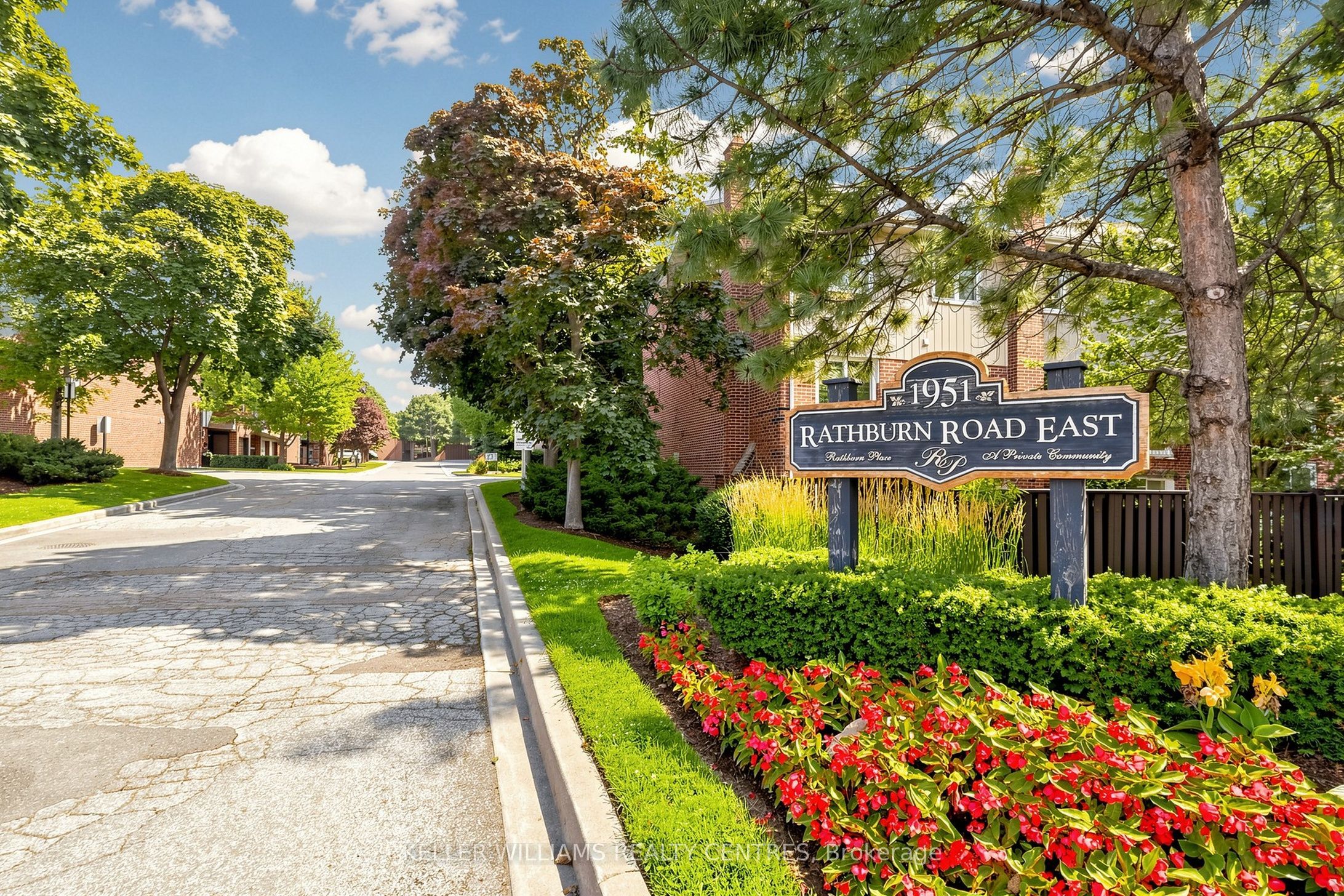 1951 Rathburn Road E 9