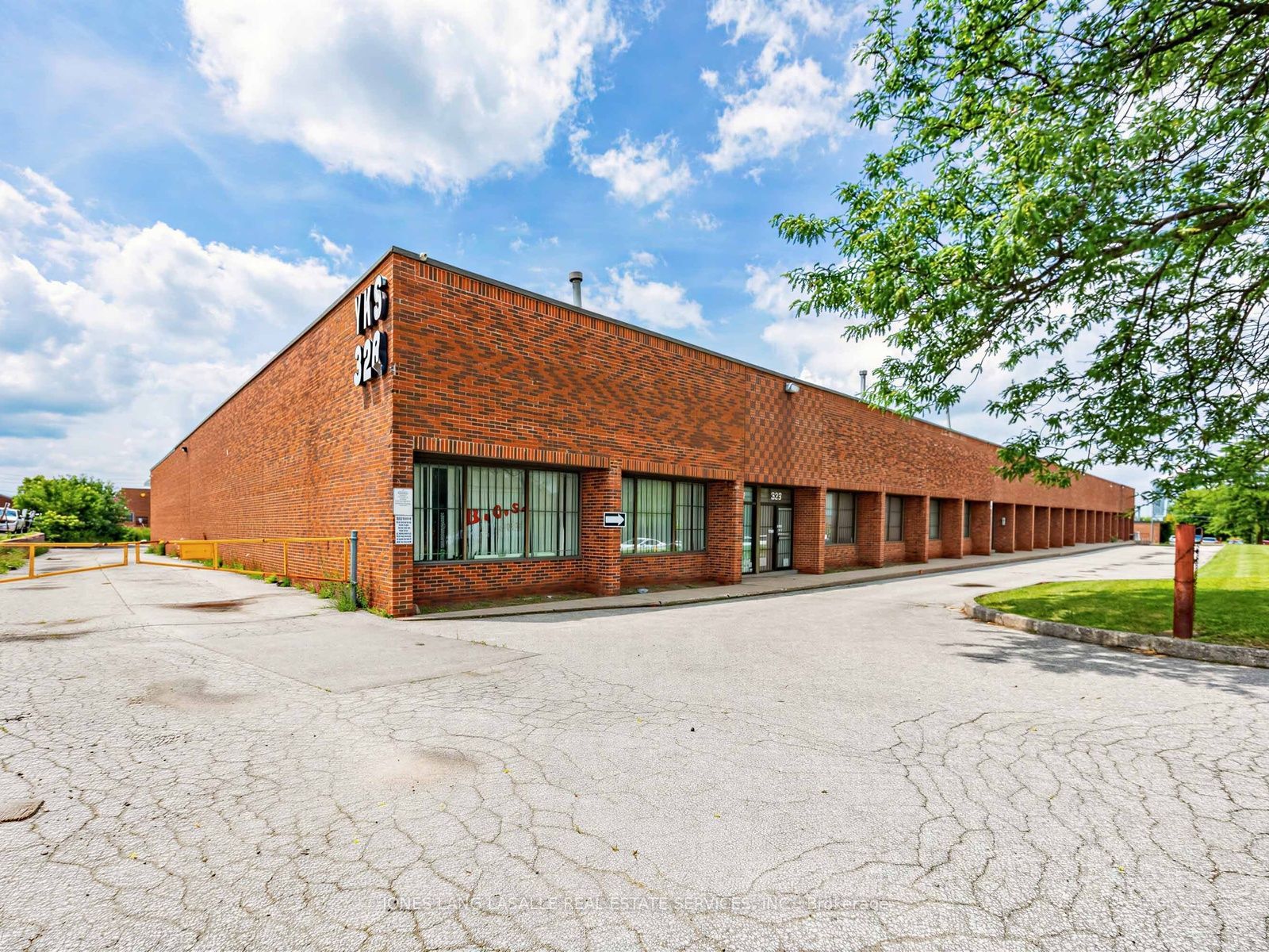328 Nantucket Boulevard