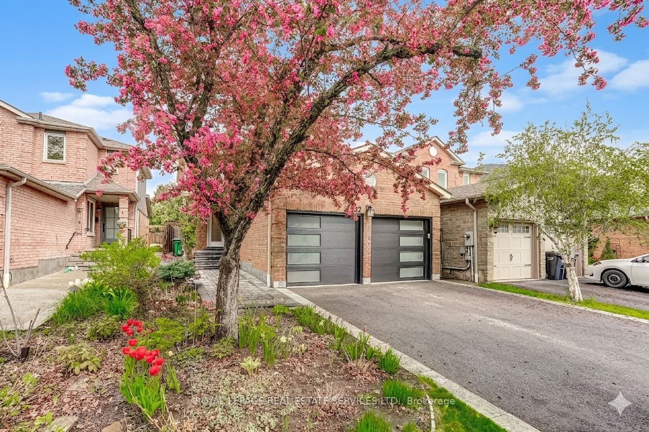 3592 Cherrington Crescent