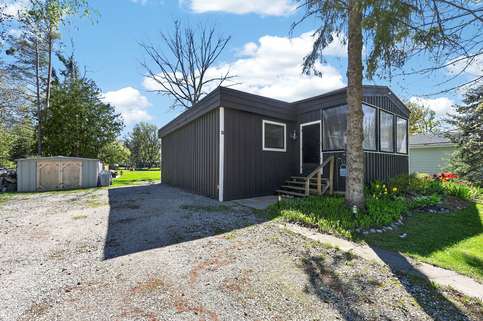19 Poplar Crescent