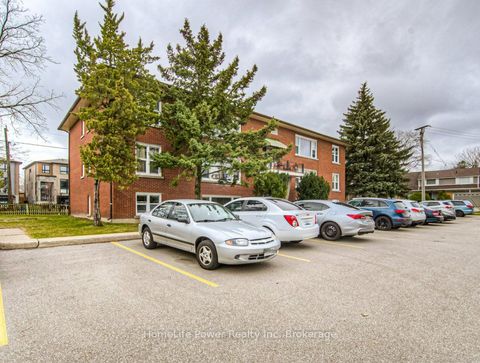 15 Floral Crescent Kitchener ON N2G 3B3