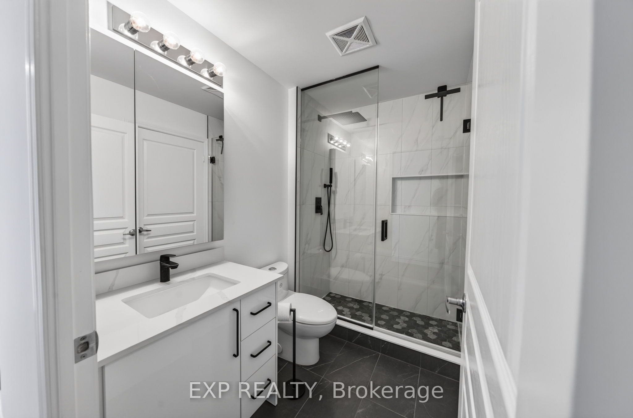 352 Front Street W 1916