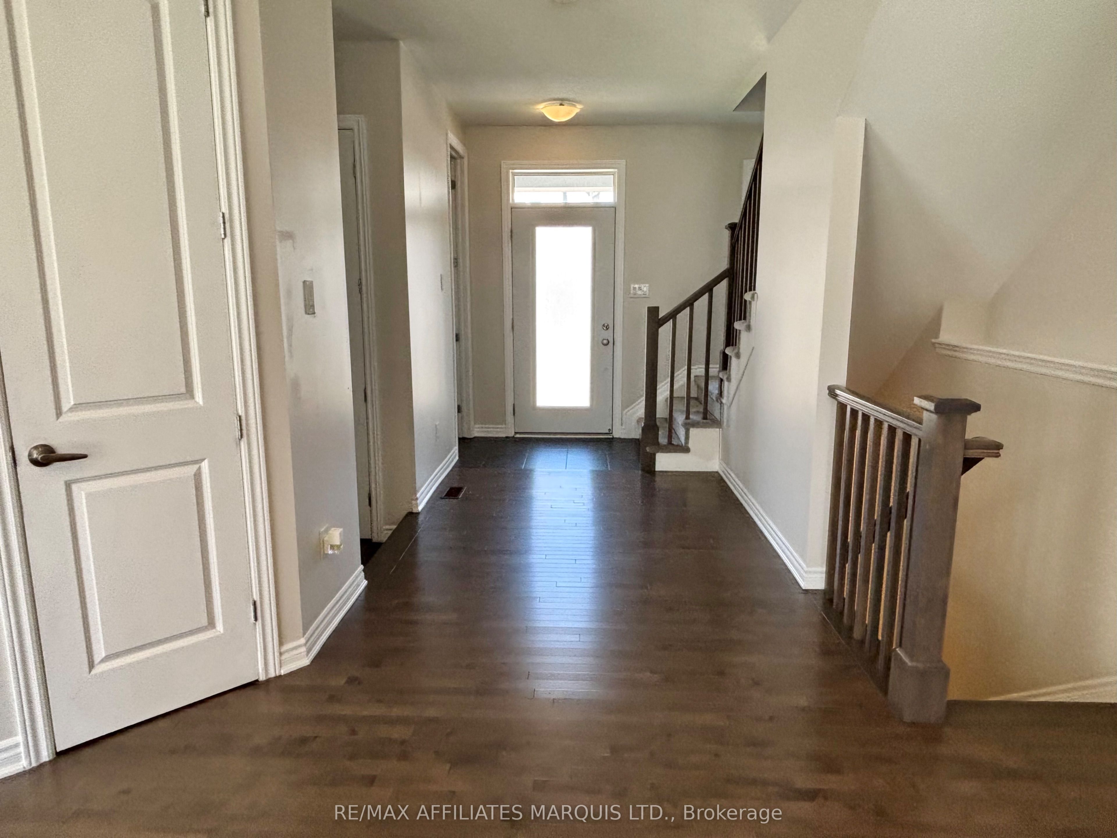 526 Sturnidae Street