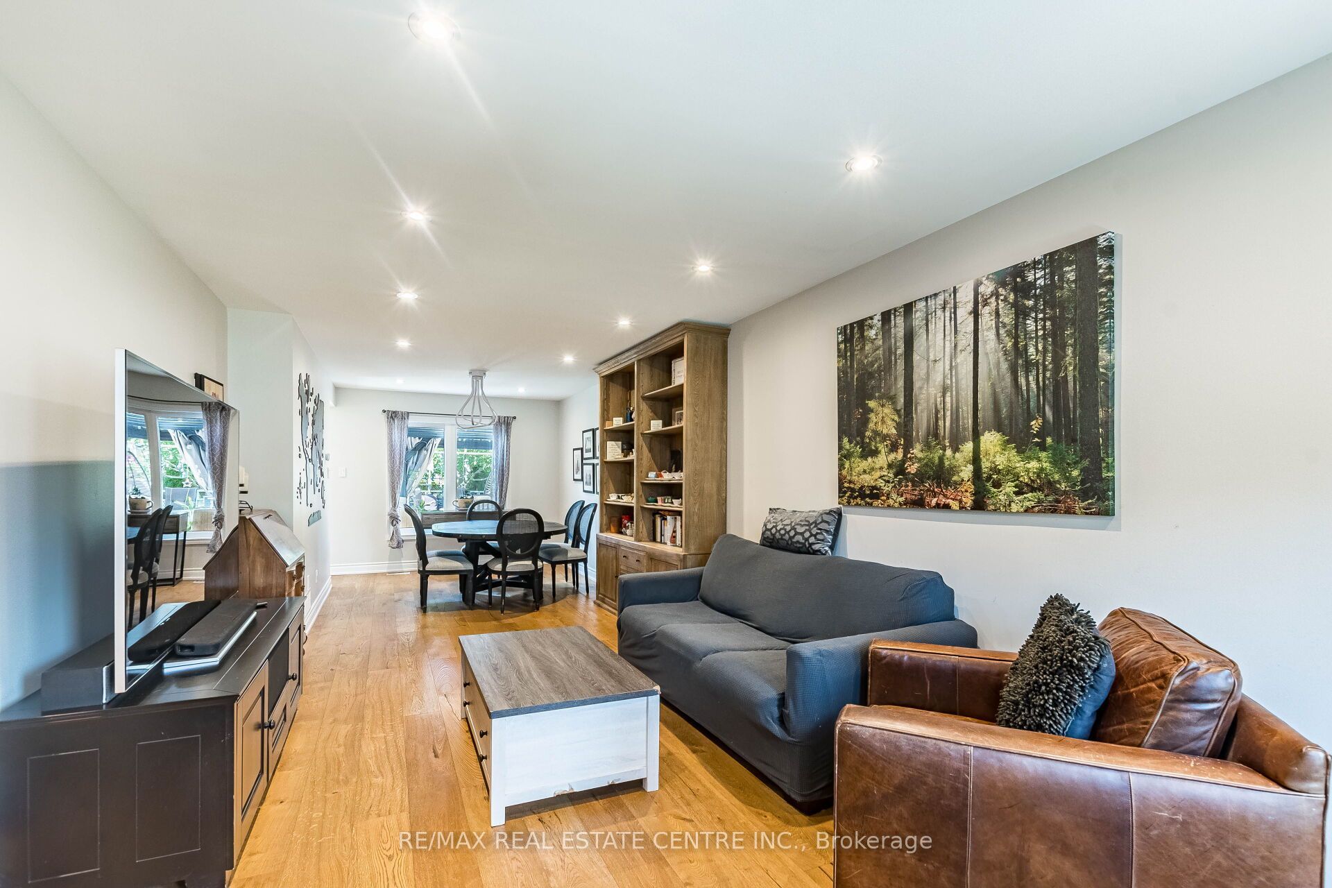 1571 Meadowfield Crescent
