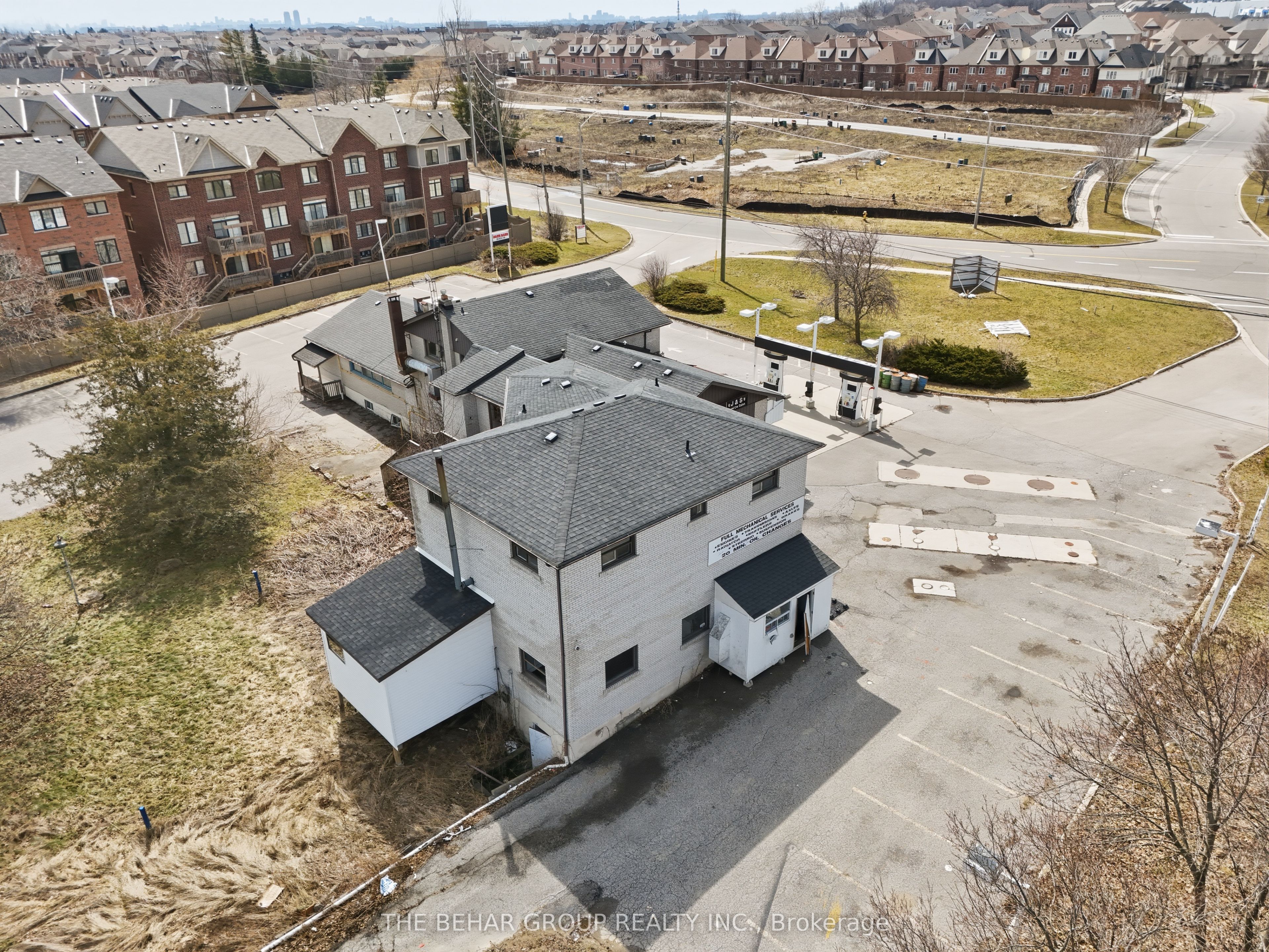 11087 Victoria Square Boulevard