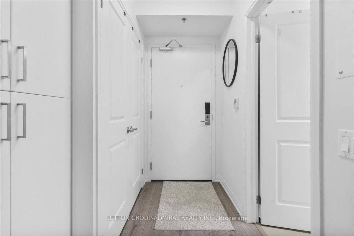 1900 Simcoe Street N 636