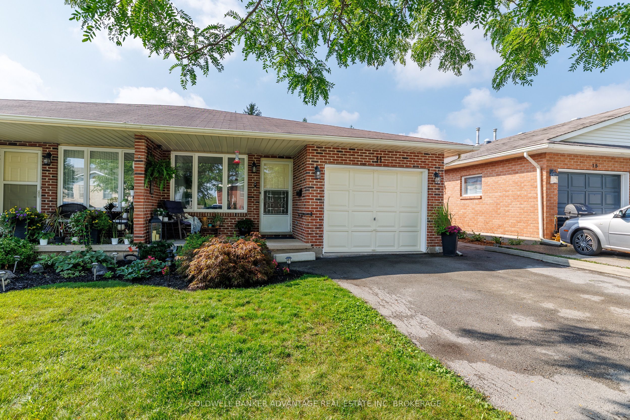 11 Woodland Drive