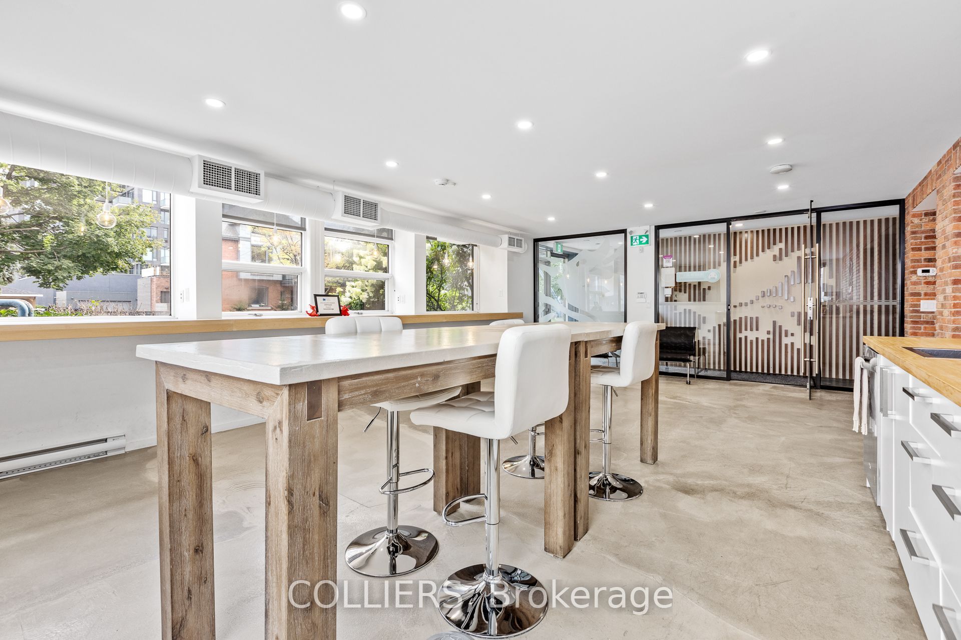 239 Argyle Avenue 100